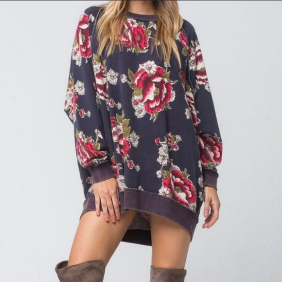 Free People Tops - FREE PEOPLE Go And Get Oversized Sweatshirt Size XS